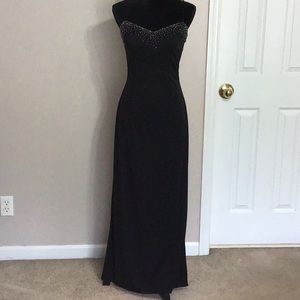 Black “Davy and Johnny”  Prom dress.  Size 5/6.